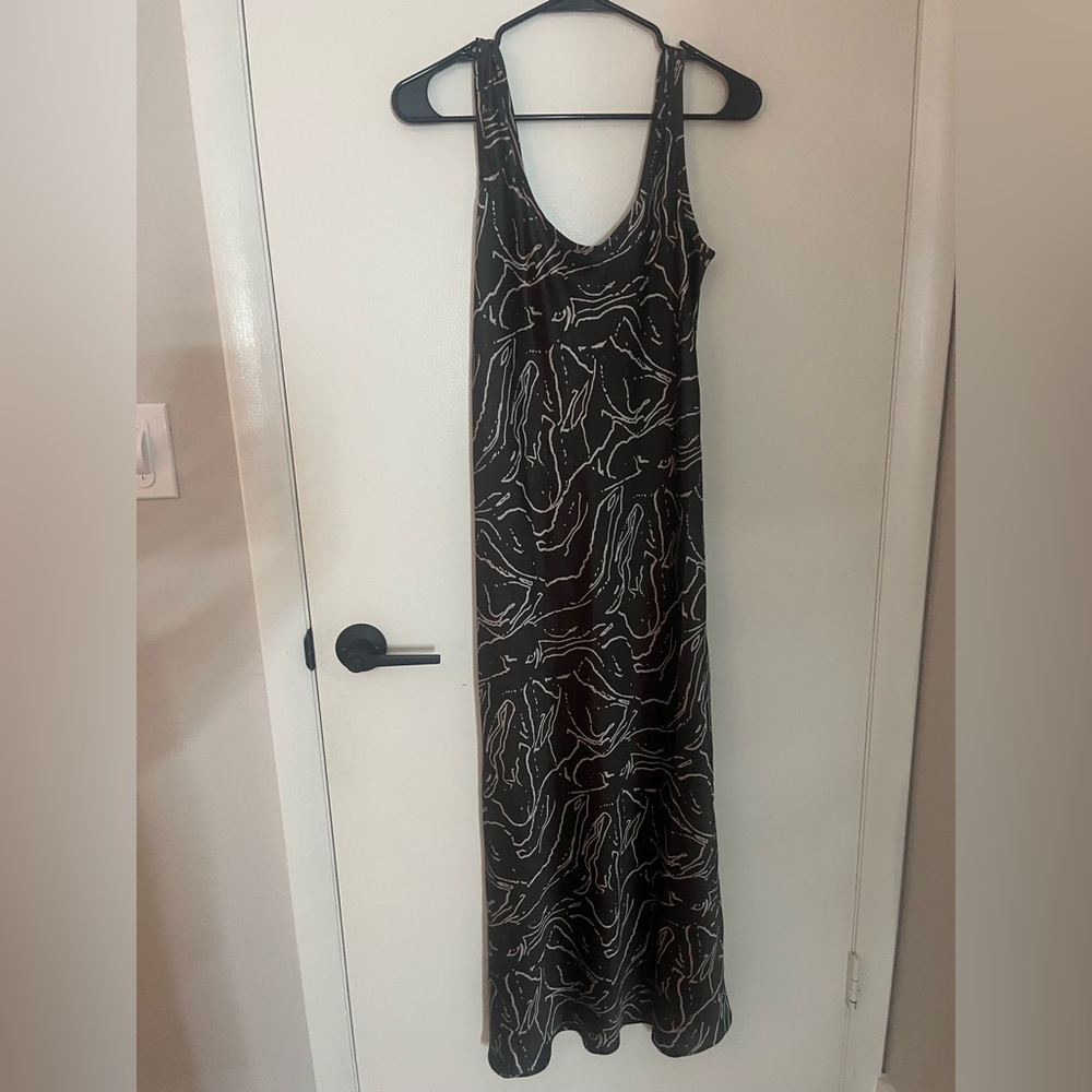 Calvin Klein Gray and White Patterned Maxi Dress